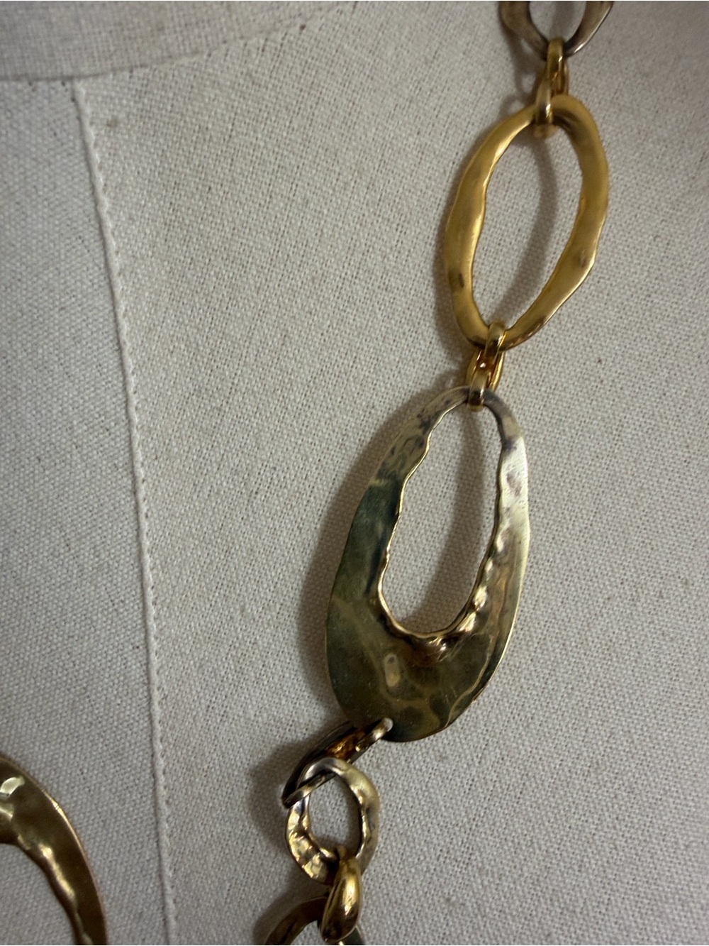 Alexis Bittar vintage Liquid Lucite hammered link statement necklace asymmetric - Picture 5 of 11
